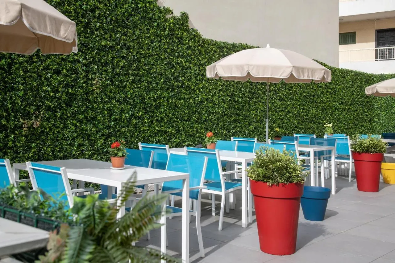 ** Hotel Ibis Budget Menton Bord De Mer Francja