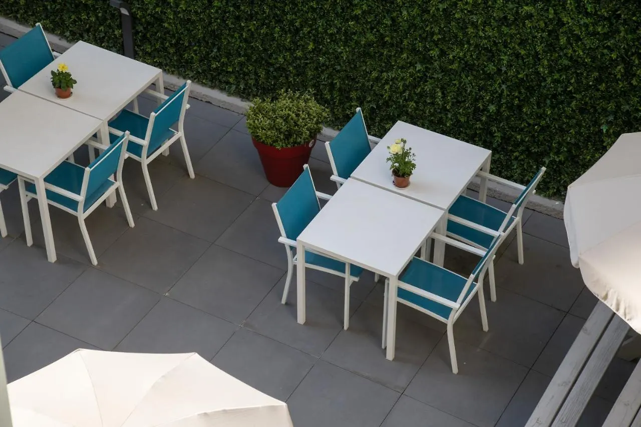 Hotel Ibis Budget Menton Bord De Mer