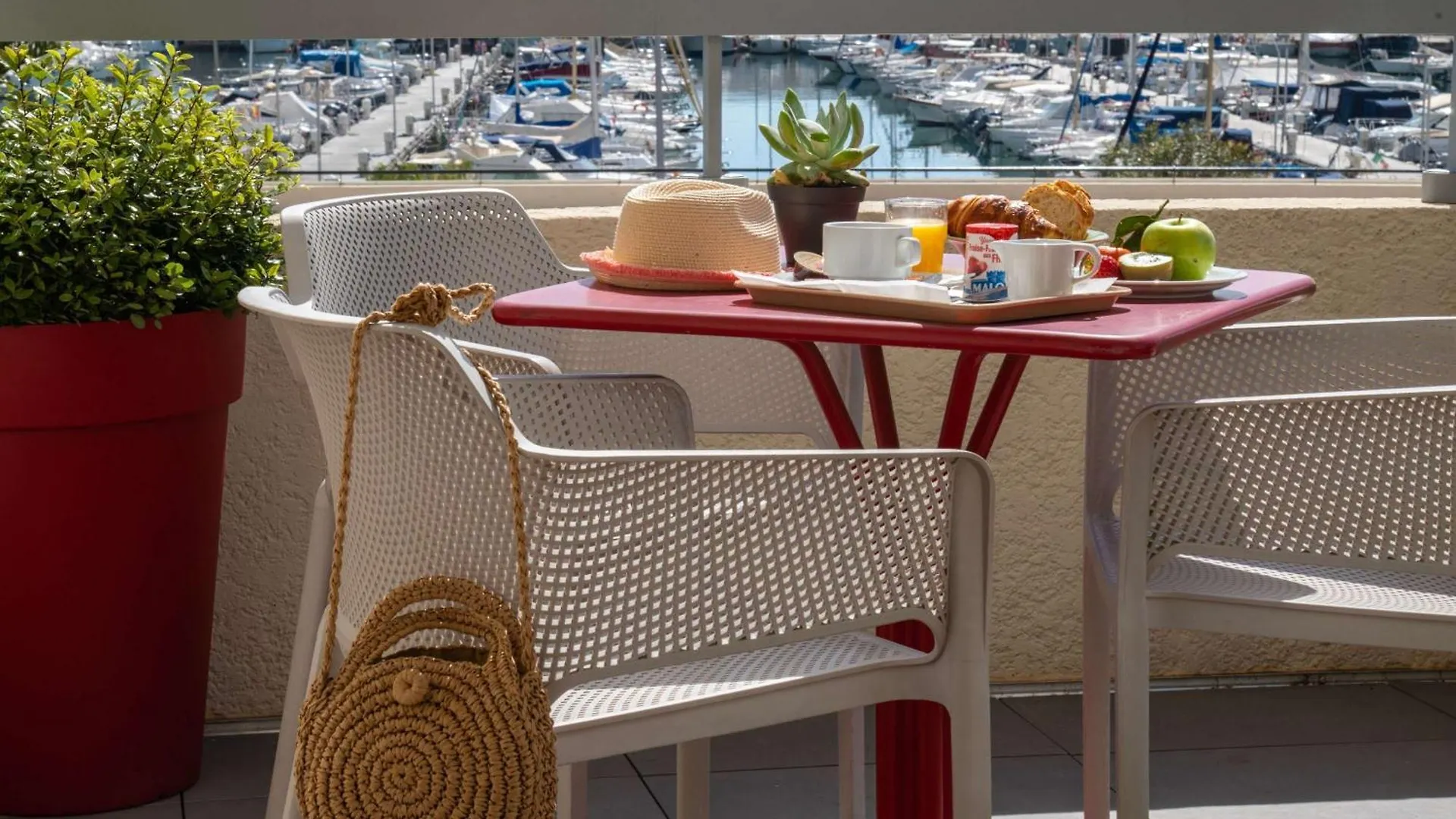 Ibis Budget Menton Bord De Mer