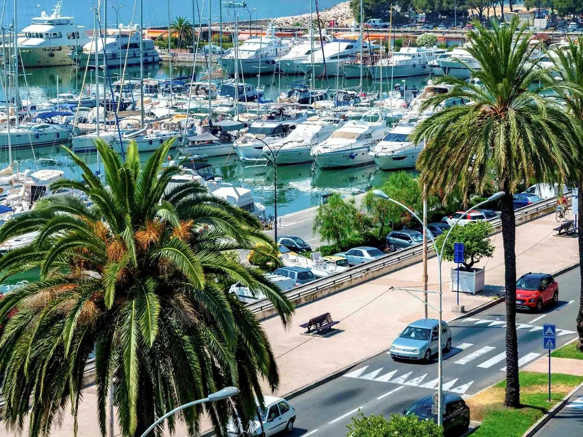 Ibis Budget Menton Bord De Mer Otel
